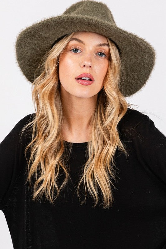 Fuzzy Winter Fedora – Cozy & Chic ❄️