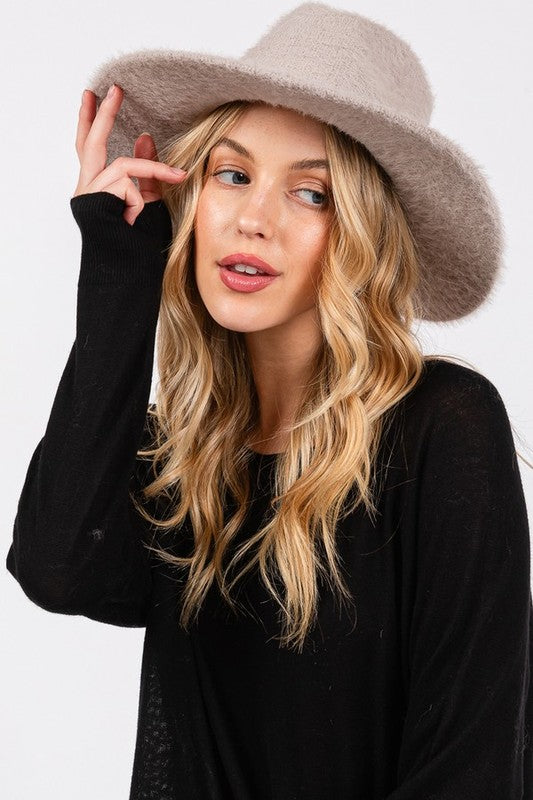 Fuzzy Winter Fedora – Cozy & Chic ❄️