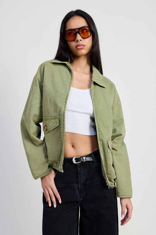 Long Sleeve Collared Denim Jacket – Classic Layer with a Cozy Twist 🧥✨