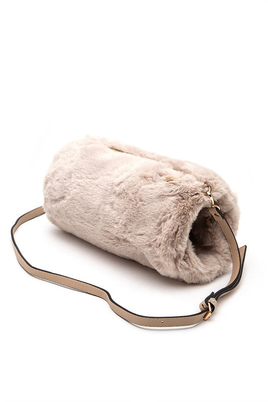 Faux Fur Hand Warmer Crossbody Bag – Cozy & Warm 👜❄️