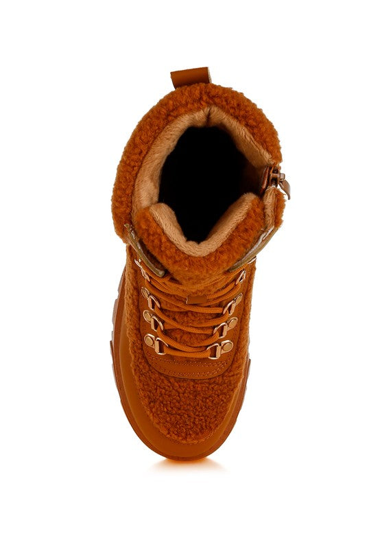 Wellerman Faux Fur Detail Chunky Hiker Boots – Ready for Adventure 🥾